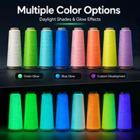 Grande pelote de fil lumineux qui brille dans le noir en stock, fil luminescent lavable pour le crochet, le tricot, la décoration d'Halloween, fourniture d'usine OEM
