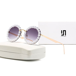 แว่นกันแดดทรงกลมประดับมุกสำหรับผู้หญิงกรอบโลหะป้องกันรังสียูวี 400 ประเภท 3 แว่นกันแดดสีดำ Z20654 - Product Image 2