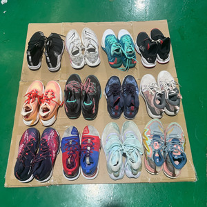 Zapatillas de Baloncesto de Segunda Mano de Grado A al por Mayor, Transpirables, de Marca Original, Usadas para Hombre, en Pacas - Product Image 5