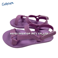 Vente en gros pas cher été plage sandales de créateur femme sandales chaussures d'été plat dames