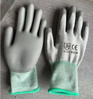 Gants de travail antistatiques ESD à faible peluchage 13G en nylon sans couture avec revêtement de paume en PU pour l'assemblage électronique en salle blanche