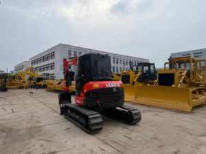 Mini-excavatrice KUBOTA U55-4 d'occasion en excellent état, haute qualité, bien entretenue, économique en carburant, capacité de godet standard, en stock - Product Image 2