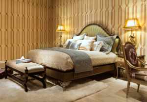 Cama de Madera Maciza de Estilo Rústico Británico <span class=keywords><strong>con</strong></span> Cabecera Tapizada en Piel de Cocodrilo, <span class=keywords><strong>Tachuelas</strong></span> Decorativas de Latón y Banco de Cama - Product Image 2