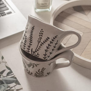 Taza de Cerámica Pintada a Mano con Diseño Floral, Estilo Japonés, Taza de Café Individual para Uso Doméstico - Product Image 2