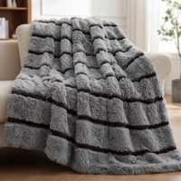 850GSM moelleux doux épais luxe Double face coupe rayure fausse fourrure Vegan couverture bulle vert Double ourlé jeté