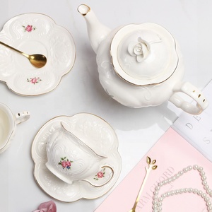 ชุดน้ำชาลายดอกไม้สไตล์ยุโรปพร้อมกล่องของขวัญ - Product Image 6