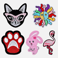 Patchs thermocollants brodés mignons et colorés, motifs étoiles, planètes, voitures, hiboux et animaux, à coudre ou à thermocoller pour chapeaux