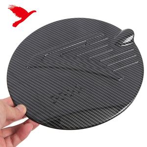 Pour <span class=keywords><strong>Ford</strong></span> <span class=keywords><strong>PUMA</strong></span> 2019-2024 Accessoires extérieurs de voiture Couvercle de réservoir de carburant en ABS Style fibre de carbone - Product Image 4