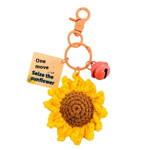 Porte-clés en crochet en peluche cloche créative remporte la première <span class=keywords><strong>place</strong></span> pour les femmes avec un avenir prometteur sac à dos pendentif cadeau de remise des diplômes - Product Image 6