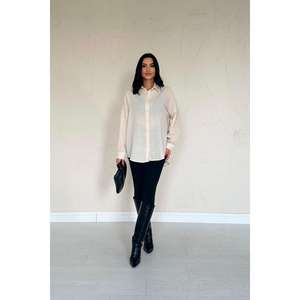 Camisa Asimétrica Beige de Lino para Mujer, Blusa Minimalista Ecológica para Uso Diario, Top Fluido de Manga Larga con Estilo de Dobladillo Alto-Bajo - Product Image 5