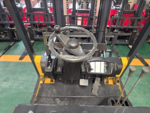 Ventes directes d'usine <span class=keywords><strong>RYX</strong></span>, chariot élévateur de 3 tonnes |   4x4 |   Capacité tout-terrain |   Batterie au plomb-acide |   Plusieurs options de pneus |   Télécommande - Product Image 5