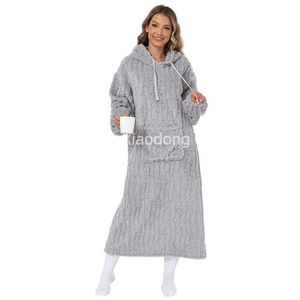 Accappatoio Invernale <span class=keywords><strong>da</strong></span> <span class=keywords><strong>Donna</strong></span> in Flanella Foderato in Pile Spesso con Cappuccio Lungo e Ampio in Pile Corallo per Casa Pigro Pigiama - Product Image 6