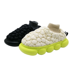 Chaussures d'hiver en coton <span class=keywords><strong>pour</strong></span> femmes, vente en gros, pantoufles souples et élastiques à la <span class=keywords><strong>cheville</strong></span>, chaussures d'extérieur à bulles, 2023 - Product Image 1