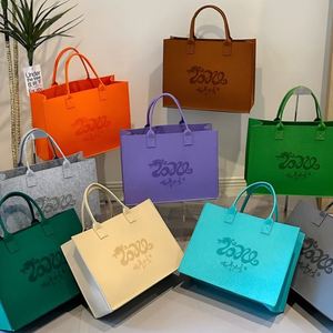 Sac en feutre personnalisé avec logo imprimé, multi-poches, design de dessin animé, sac à main promotionnel, durable et très vendu - Product Image 2