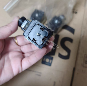 ขั้วต่อปลั๊กอินแบบดั้งเดิม 3P Z4 M GR SPEZ. R901017010, ซ็อกเก็ตคอยล์ 24V ใหม่ - Product Image 2