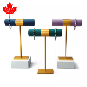 Espositore per Gioielli in Microfibra di Alta Qualità con Logo Personalizzato, Supporto per Bracciali in Metallo per Negozi di <span class=keywords><strong>Gioielleria</strong></span> - Product Image 1