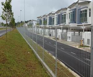 รั้วตาข่ายลวดเชื่อมเพื่อความปลอดภัยแบบม้วนแนวสามเหลี่ยมรั้วตาข่าย BRC ชุบสังกะสีสำหรับเกาหลี - Product Image 5