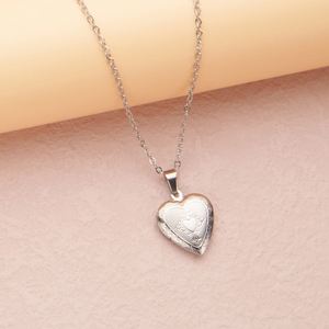 Stainless Steel Classic Heart-Shaped Openable <b>Photo</b> <b>Frame</b> Pendant Necklace Engraved Heart Lock Gold Silver Collar De Acero - Product Image 2