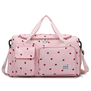 Sac de voyage presbytie multifonctionnel et léger en tissu Oxford, grande capacité, motif fraise, fermeture éclair, tendance, en promotion - Product Image 1