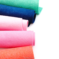 Tapis d'extérieur en polyester non tissé à prix compétitif, sur mesure, vente en gros pour acheteurs de projets