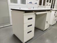 Bureau de travail avec 3 tiroirs, grand espace de rangement, structure en métal