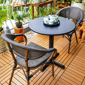Ensemble de table et chaises de balcon, petit ensemble de meubles de jardin <span class=keywords><strong>en</strong></span> métal imitation rotin, trois pièces, design minimaliste moderne - Product Image 2