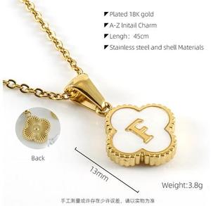 Nouveau collier en acier inoxydable plaqué or 18 carats avec pendentif trèfle à quatre feuilles, lettres en coquillage, bijoux pour femmes - Product Image 3