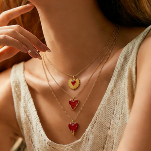 Collier pendentif cœur plaqué or 18 carats, bijoux de la Saint-Valentin, chaîne de clavicule avec incrustation de strass, style Ins - Product Image 1