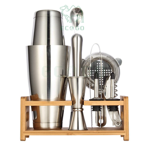 <span class=keywords><strong>Kit</strong></span> de barman 20oz 27oz Jigger Outils de bar à vin Shaker à <span class=keywords><strong>cocktail</strong></span> avec support en bambou - Product Image 1
