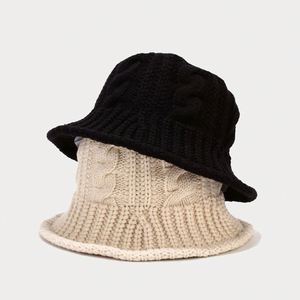 Chapeau Bob Femme Tendance Automne Hiver en Tricot Jacquard Tressé Fait Main en Fil Épais - Product Image 3
