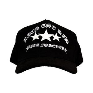 Spedizione Rapida Cappellino Unisex alla Moda con Logo Ricamato 3D a 5 Pannelli in Camoscio Glitterato Rosso Satinato per Esterni con Strass - Product Image 1