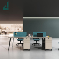 Poste de travail modulaire avec cloisons, cabines modernes pour centre d'appels avec gestion des câbles, passe-câbles et écran acoustique pour bureau du personnel