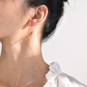 ต่างหูห่วงเกลียวบางชุบทอง 18k ขนาดใหญ่สำหรับผู้หญิง ขายส่ง - Product Image 3