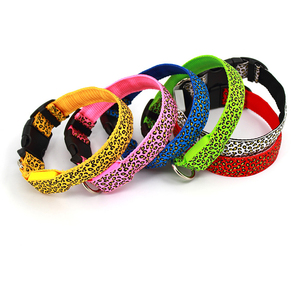 Suministros para mascotas Rarewe, collares LED para perros y mascotas, recargable por USB con diseño, <span class=keywords><strong>Collar</strong></span> de perro brillante, <span class=keywords><strong>Collar</strong></span> intermitente ajustable LED para perros - Product Image 5