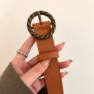 Cinturón de Cuero PU Estilo Americano Retro para Mujer - Hebilla Trenzada Vintage, Cinturón Casual Versátil para Jeans y Vestidos - Product Image 3