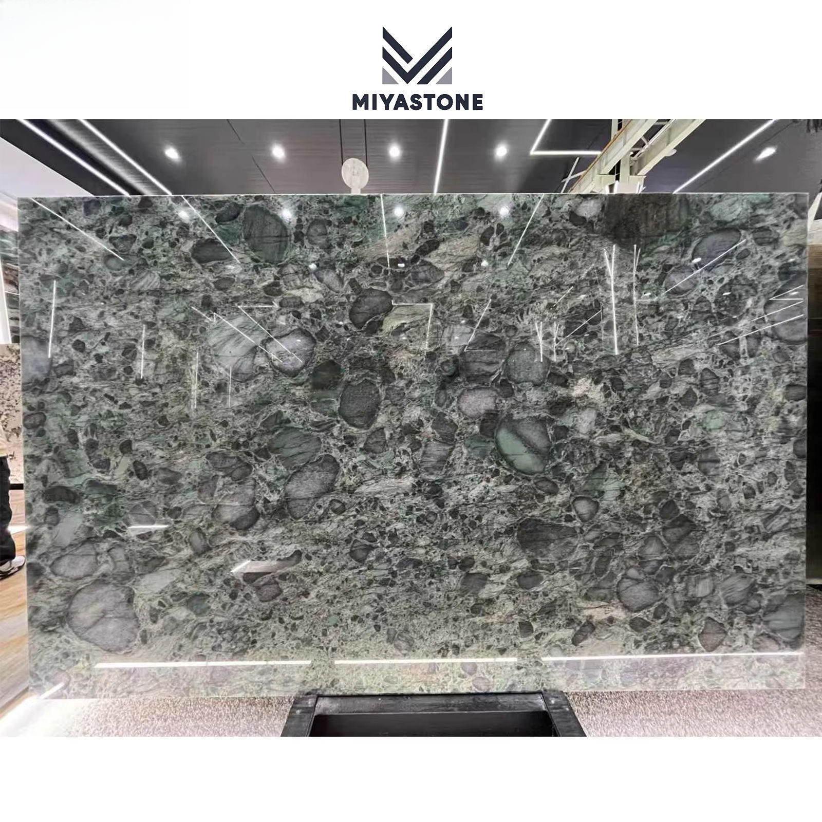 สีเขียว