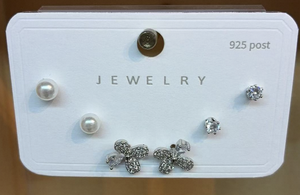 Eleganti orecchini a forma di fiore in argento con perle finte, gioielli classici da donna per l'uso quotidiano - Product Image 3