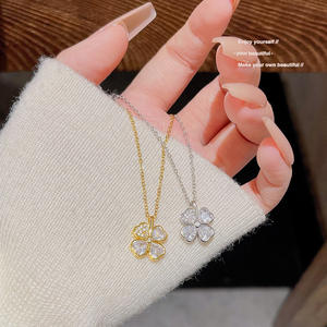 Collar ZGBROTHERS TW-10 de Acero Inoxidable con Cadena Singapuriana Trenzada, Zirconia, Colgante de Corazón Romántico y Trébol de Cuatro Hojas para Mujer - Product Image 4