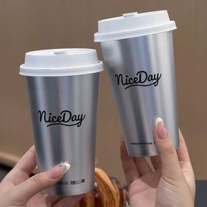 Vaso de plástico desechable con logotipo personalizado de moda, inyección de PP transparente de 90mm, pegatina de película interior creativa para pared única caliente/fría - Product Image 4