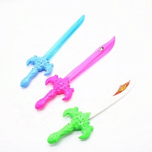 Espada Luminosa de Plástico con Música y Luces de Colores para Niños, Cuchillo de Juguete con Cuchilla Intermitente y Sonidos, Seguro para Regalo o Juego - Product Image 6