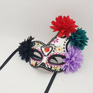 Máscara Veneciana de Media Cara para Halloween con Flores Pintadas a Mano, Máscara de Calavera con Flores de Azúcar del Día de los Muertos Mexicano - Product Image 4