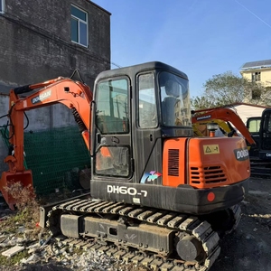 Excavadora Usada Doosan Dh55/Dh60 de 6 Toneladas, 95% Nueva, Procedente de Corea, con Motor y Caja de Cambios en Venta - Product Image 1