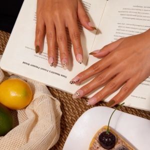 30 piezas de <span class=keywords><strong>uñas</strong></span> postizas acrílicas con estampado de leopardo y estrellas, <span class=keywords><strong>uñas</strong></span> de arte con forma de almendra, suministros de belleza, puntas de gel suave, <span class=keywords><strong>uñas</strong></span> postizas de gel 3D de lujo - Product Image 1