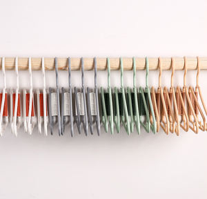 Nouvelle arrivée cintres pliables en plastique pour garde-robe et organisateur de salon - Product Image 3