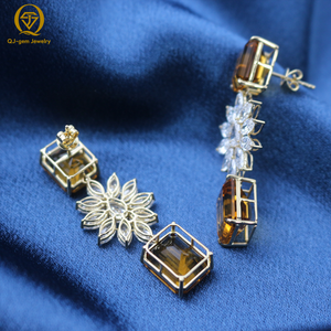 Juego de Joyería de Oro Estilo Vintage con Diamantes Corte Marquesa, Esmeralda y Topacio Amarillo Oscuro, Aretes con Diseño Floral, Regalo para Mujer - Product Image 4
