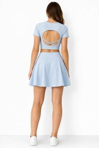 Set gonna e top corto a girocollo da donna con schiena scoperta e spalline incrociate, ideale per tennis, yoga e sport. - Product Image 6