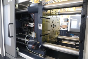 Máquina para hacer botones de camisa Highshine, precio Mesin Cetak Injeksi Tombol Plastik - Product Image 4