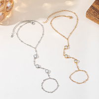 Élégant Bracelet Chaîne de Main Doré Éclatant avec Zircons Cubiques Sertis en Bezel, Fermoir Mousqueton, Prolongateur, Bijou Scintillant pour Femme, Idéal Cadeau