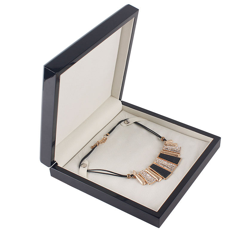 Large necklace box