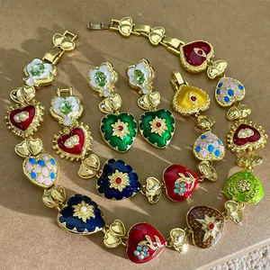 2023 New Arrival Fashion Jewelry Vintage Colorful Art Love Carved Palace Necklace Flower Heart Collar Chain Gold Drop Earrings